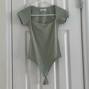 Aritzia Babaton Contour Squareneck Shortsleeve Bodysuit in Light Green